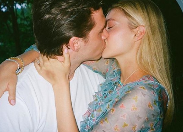 Что и говорить, мы надеемся, что они будут такими же счастливыми, как пара Дэвида и Виктории Бекхэм. ❤️