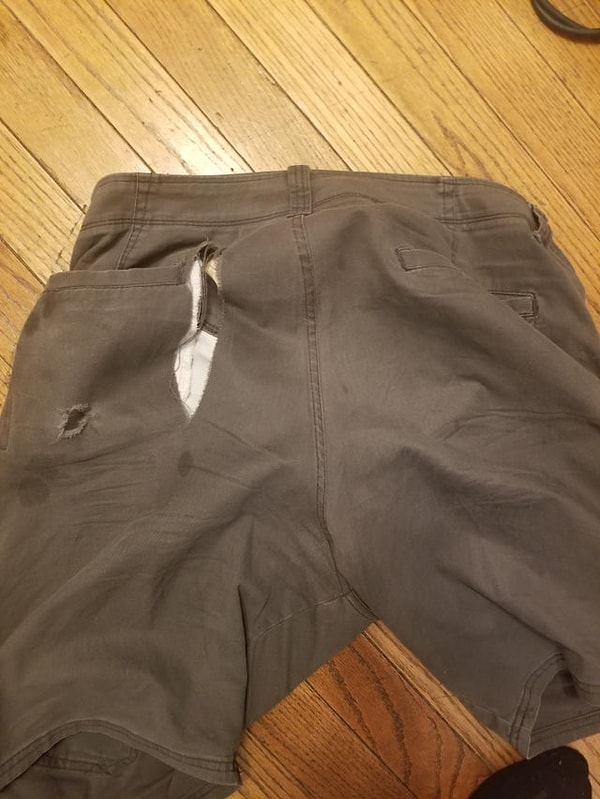 12. «Я пришел домой после 8 часов работы, снял одежду и увидел, как я проходил весь день».