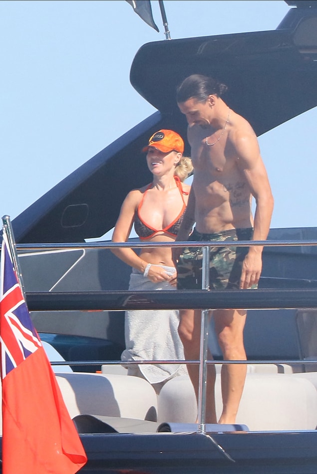 38 yaşındaki Ibrahimovic, 49 yaşındaki eşi Helena Seger ile 18 yıldır evli ve çiftin 2 tane de çocuğu var.