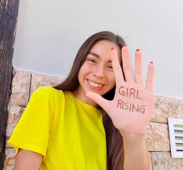 Sizi daha küçük yaşında büyük işler başararak gurur kaynağımız olan geçlerimizden biriyle tanıştıracağız: 17 yaşındaki küresel cinsiyet eşitliği aktivisti Selin Özünaldım.