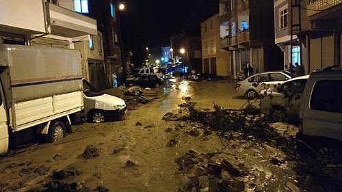 Giresun Sele Teslim: Caddeler Suya Gömüldü, Büfe ve Araçlar Metrelerce Sürüklendi!