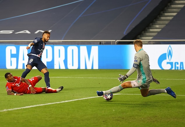 Manuel Neuer'in Neymar'ın yüzde yüzlük gol pozisyonunda gole izin vermediği