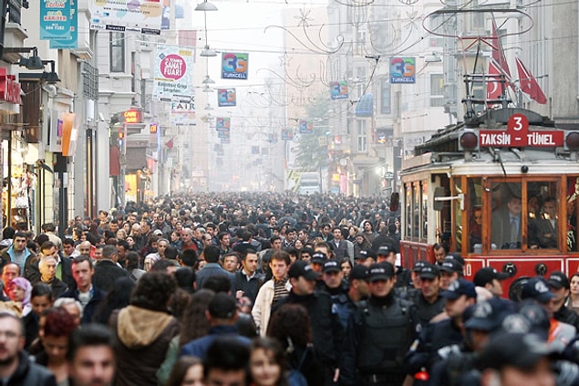 2017 yılında yapılan bir araştırma olsa da verilere göre toplumdaki kutuplaşmanın derecesi içler acısı. 2020'de de bu verilerden çok çok farklı sonuçlar çıkar mı orası muamma...