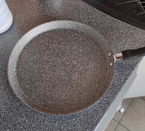 Так можно долго искать сковороду