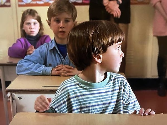 8. 'The Santa Clause' filminin içindeki bazı sahnelerde gizli elfler vardır.😅
