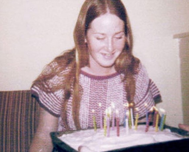 Colleen'in ailesi ise biricik kızlarının bir tarikata üye olduğunu düşünmüş ve onu zorlamanın kendilerinden daha da uzaklaştıracağına inanmışlardı.