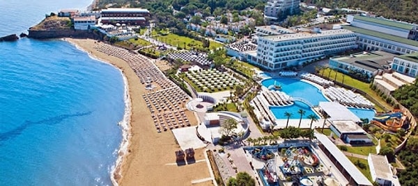 Hem Yaz Hem de Yılbaşı Tatillerinin Kıbrıs’ta Gözdesi: AcapulcoResortConventionSpa
