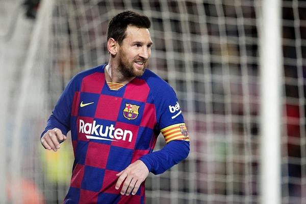 Lionel Messi'nin Barcelona'dan ayrılacağı ve bunu kulübe bildirdiği iddiası futbol gündemine bomba gibi düştü.