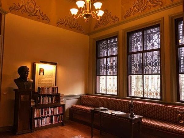 4. Ahmet Hamdi Tanpınar Edebiyat Müze Kütüphanesi, Fatih, Eminönü/İstanbul