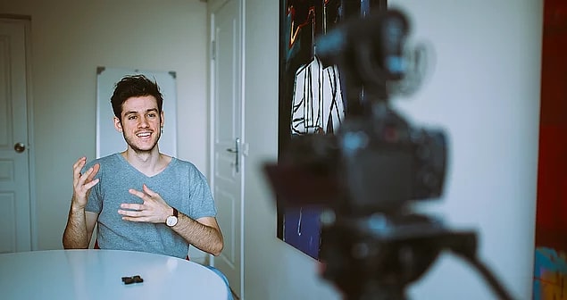 4. YouTuber olup internetten para kazanmak.