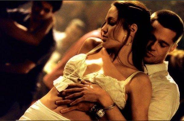 6. Angelina Jolie, Brad Pitt ile çektikleri cinsel ilişki sahnelerinden çok memnunmuş.