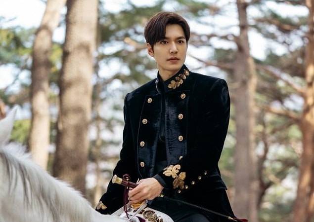 The King: Monarch of Eternity!