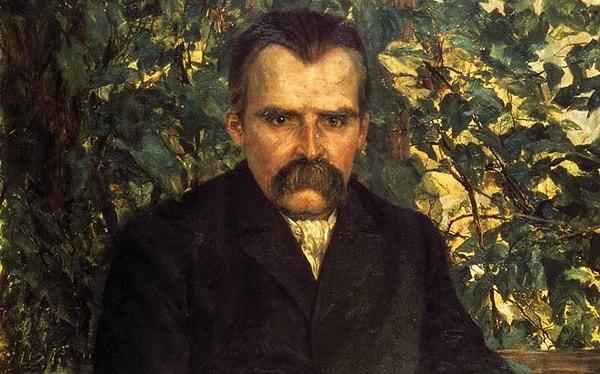 8. Hem Nietzsche hem de babası benzer şekilde bu dünyaya veda etti.