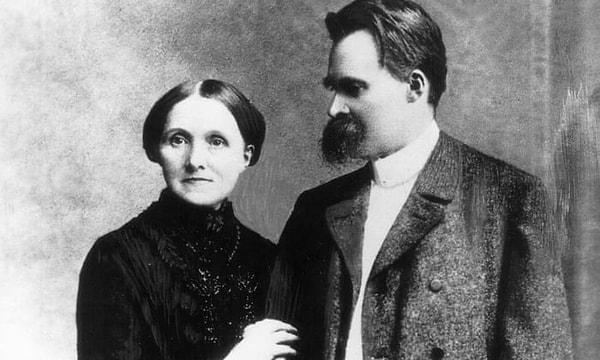9. Nietzsche'nin felsefesi iki temel düşünceye dayanmaktaydı.