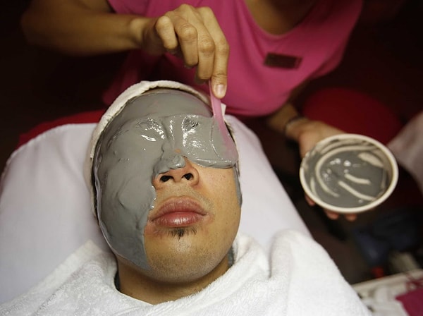 19. Во многих азиатских странах, особенно в Японии и Корее, мужчины очень часто пользуются средствами по уходу за кожей и ухаживают за ней.