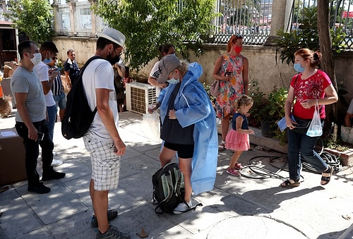 Ayasofya'ya Girişlerde Kıyafet Düzenlemesi Getirildi