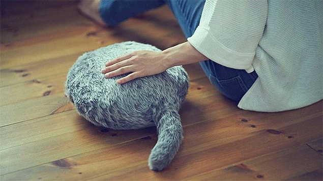 6. Qoobo Robot Yastık
