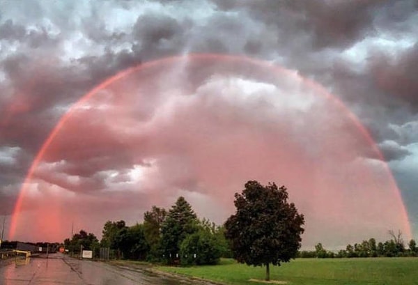 12. Редкая красная радуга в Лансинге