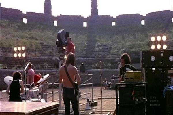13. 1972'de Pink Floyd Roma Anfitiyatrosu'nda seyircisiz bir konser vermişti.