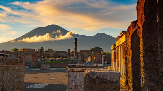 18. Nedeni bilinmiyor fakat patlamanın ardından kimse Pompeii'yi yeniden inşa etmeye çalışmamış.