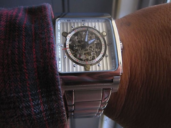 12. Автоматические наручные часы