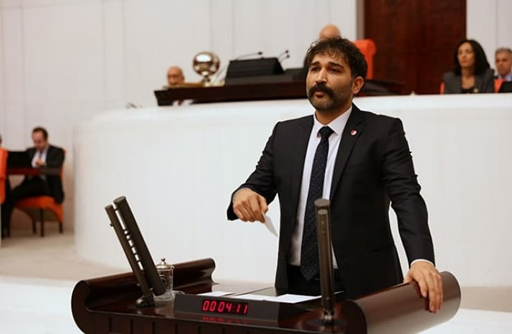 Barış Atay'dan Bakana: 'Bir Öğrenci 3 Öğün Menemen Yese Ayda 900 TL Eder, Sizin Verdiğiniz Borç 650 TL'