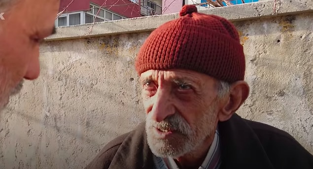 Hamza amca eşine yıllarca çok iyi bakmış fakat yaşı ilerledikçe zorlanmaya başlamış, gözleri de bozulmuş.