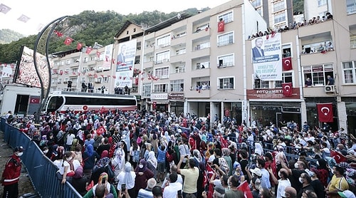 Erdoğan'ın Giresun Konuşması Sosyal Medyanın Gündeminde: 'Korona Etkisini Sadece 30 Ağustos'ta mı Gösterdi?'