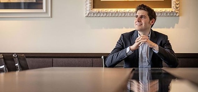 Facebook paylaşımlarının bu yıl artması Facebook'un kurucu ortağı olan Eduardo Saverini'ye de fayda sağlamış oldu.