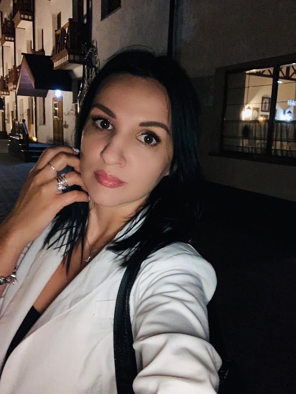 11. Моей маме 43 года и люди всегда думают, что мы не дочь и мама, а сестры