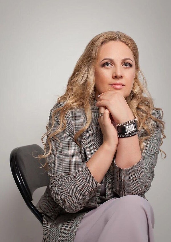 15. Моя мама, 46 лет, восхищаюсь и мечтаю в ее возрасте выглядеть такой же молодой