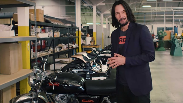 2. Tüm dublör ekibine Harley Davidson motosikletlerinden hediye etti...