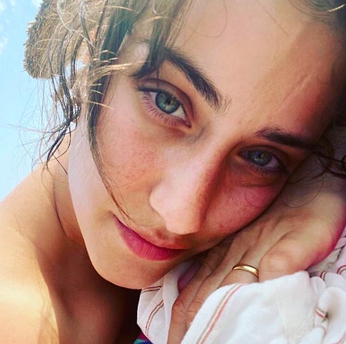 Hazal Kaya'nın Geçmişte Yaşadığı Bir Olay Üzerinden Kadınların Değersizleştirilmesiyle İlgili Söyledikleri Sosyal Medyada Gündem Oldu!