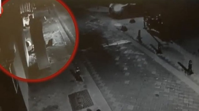 Atay'a saldıranlar arasında bulunan dördüncü kişi K.T.'nin aranmasına ise devam ediliyor.