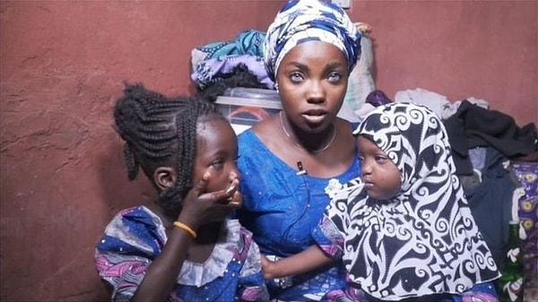 История Рисикат Азиз, молодой нигерийки, которую бросил муж из-за голубых глаз, мелькала в Интернете несколько дней.