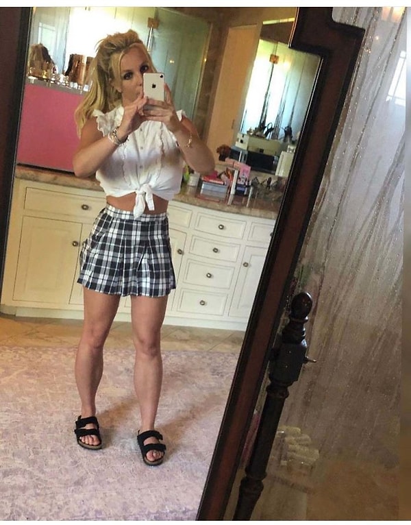 18. Кухонные шкафы от Сальвадора Дали