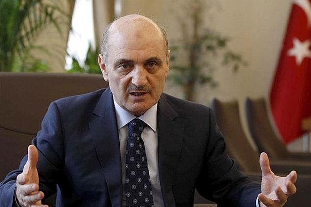 Bayraktar’ın söz konusu paylaşımda kimleri kastettiği anlaşılmazken, AKP içerisindeki tartışmalara bir gönderme olarak yorumlandı.