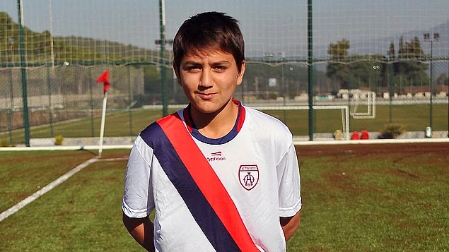 Ailesinin de büyük desteğiyle futbola devam ederken 2007 yılında Altınordu Futbol Kulübü yeni bir yapılanmaya gidiyordu ve Cengiz'i de takıma dahil ettiler.