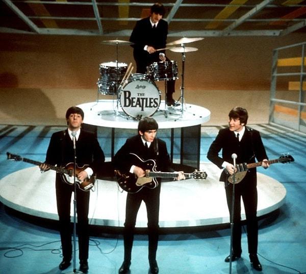 19. The Beatles TV ekranlarına ilk kez 1964 yılının bir pazartesi gününde çıktı.