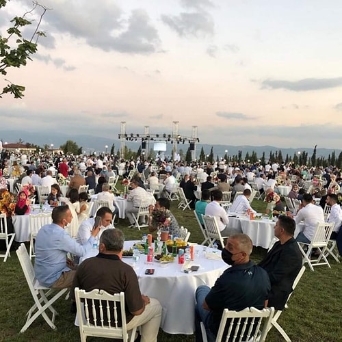 Düğünde Yasak Tanımayan AKP'li Vekil: Ben Ağrılıyım, Yapmasam 'Bir Yemek Yedirmeden Yolladı' Derler