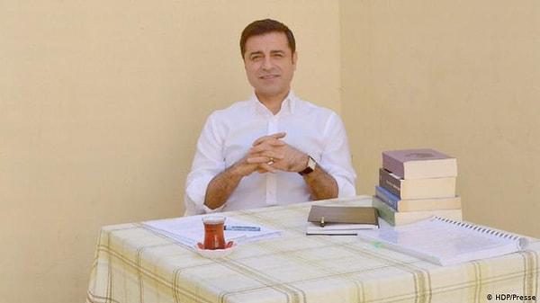 Tutuklu HDP eski Eş Genel Başkanı Selahattin Demirtaş, Ruşen Çakır'ın sorularını yanıtladı.