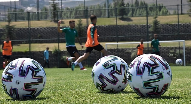 Hatayspor ve Alanyaspor kamp için Erzurum'u seçtiler. Palandöken Dağı eteklerinde bulunan Yüksek İrtifa Kamp Merkezi'nde sezon hazırlıklarını tamamladılar.