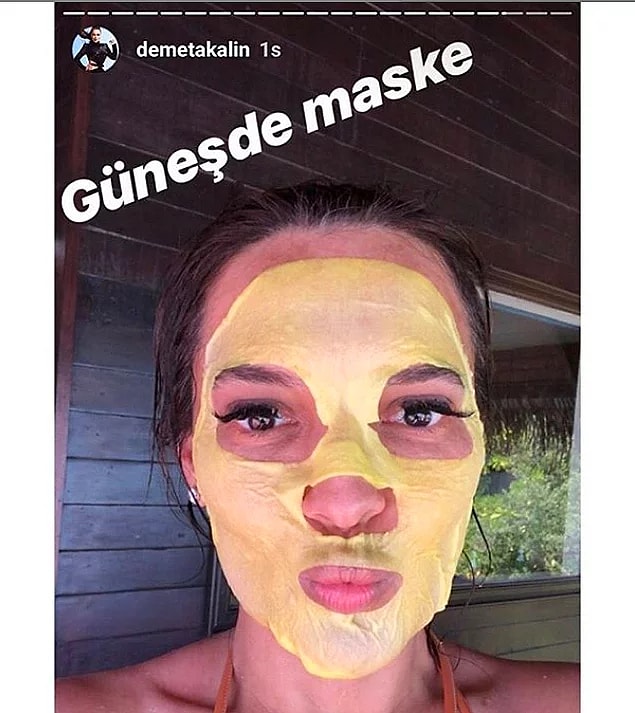 "Demet'cim kusra bkma Türkçe kursuna yazıldm da deneme sınafı var o gün, gelemiğğcem"