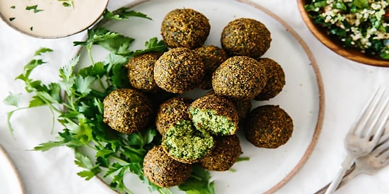 Falafel Tarifi: Veganların Vazgeçilmez Yemeği Falafel Nasıl Yapılır?