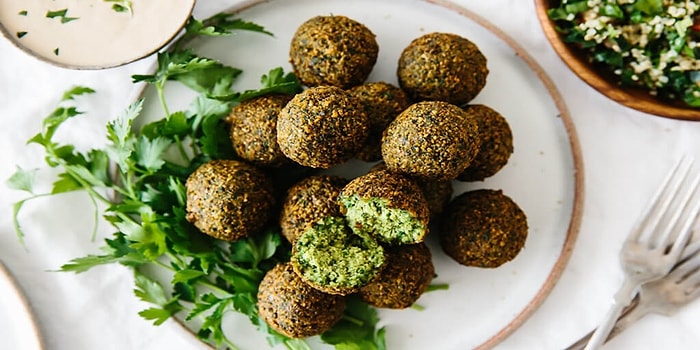 Falafel Tarifi: Veganların Vazgeçilmez Yemeği Falafel Nasıl Yapılır?