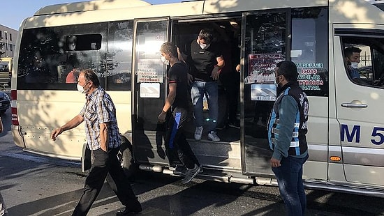 Yine Aynı Manzara: 12 Kişi Taşıması Gereken Minibüsten 33 Yolcu İndi...