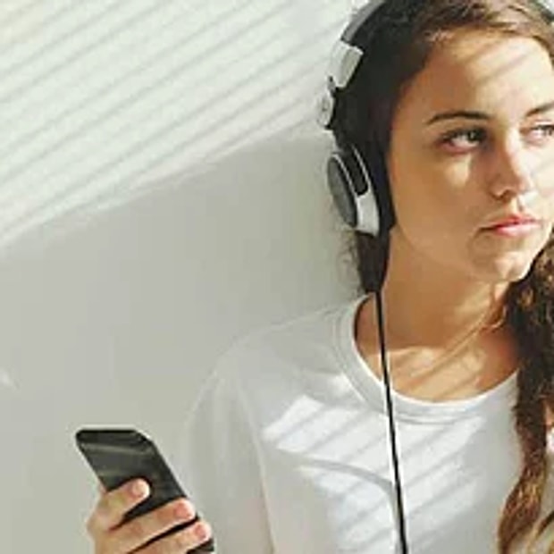 Müzik dinlerim.