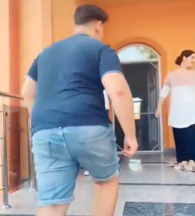 Onca kadının arasından bir erkek merdivenlerden çıkarken kamera da o erkeğe çevriliyor. İddiaya göre damadımız bu kişi...