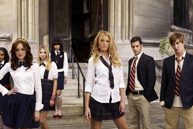 1. HBO Max, Gossip Girl dizisinin sekiz yıl sonrasında yaşanan olayları anlatacağı yeni Gossip Girl dizisi için hazırlıklara başladı.