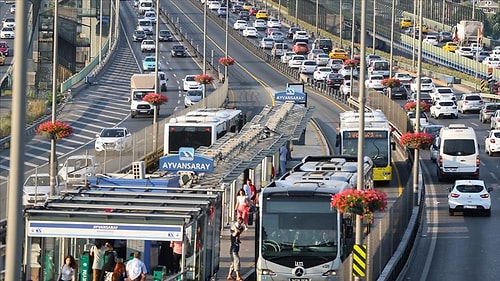 İmamoğlu'ndan 'İstanbul'da Ayakta Yolcu Kısıtlaması' Yorumu: 'Çözüm Mesai Düzenlemesi'